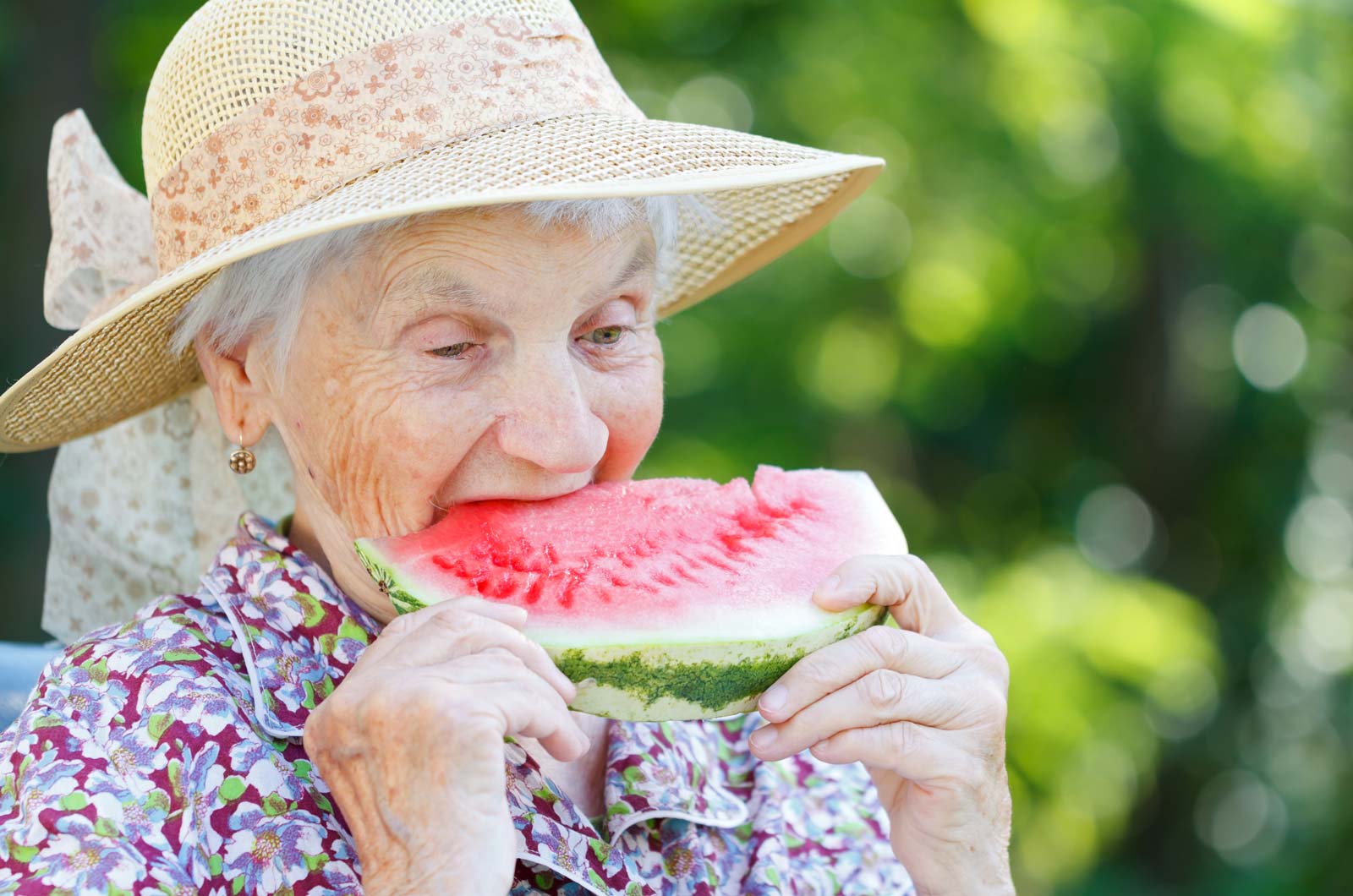 vrs ross place blog 6 summer safety tups for seniors living in retirement communities